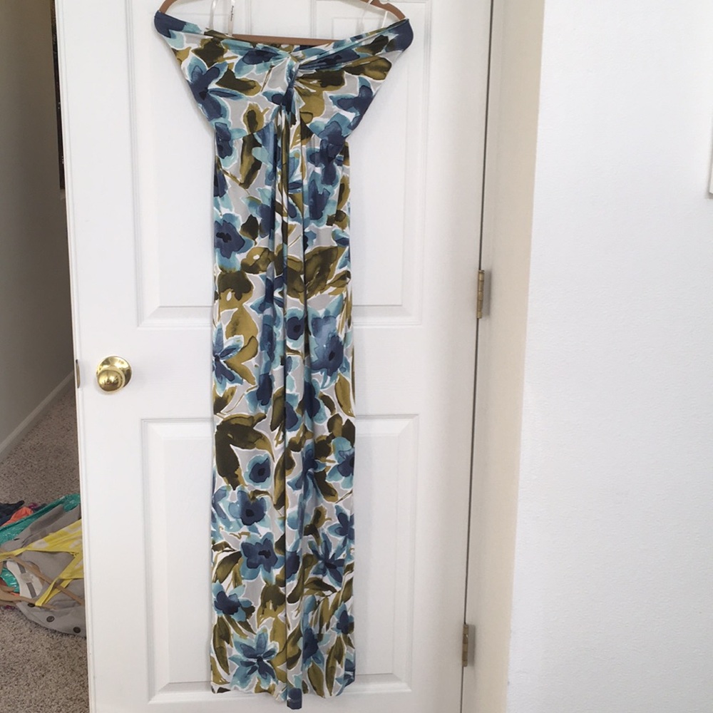 Strapless twist from maxi dress